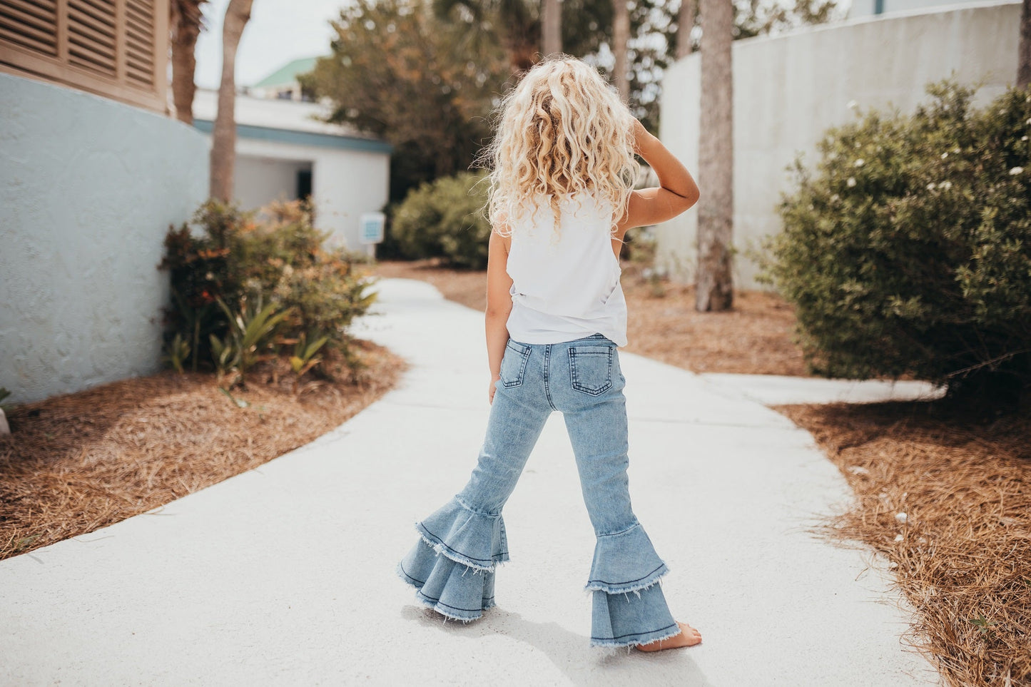 LIGHT DENIM RUFFLE PANTS