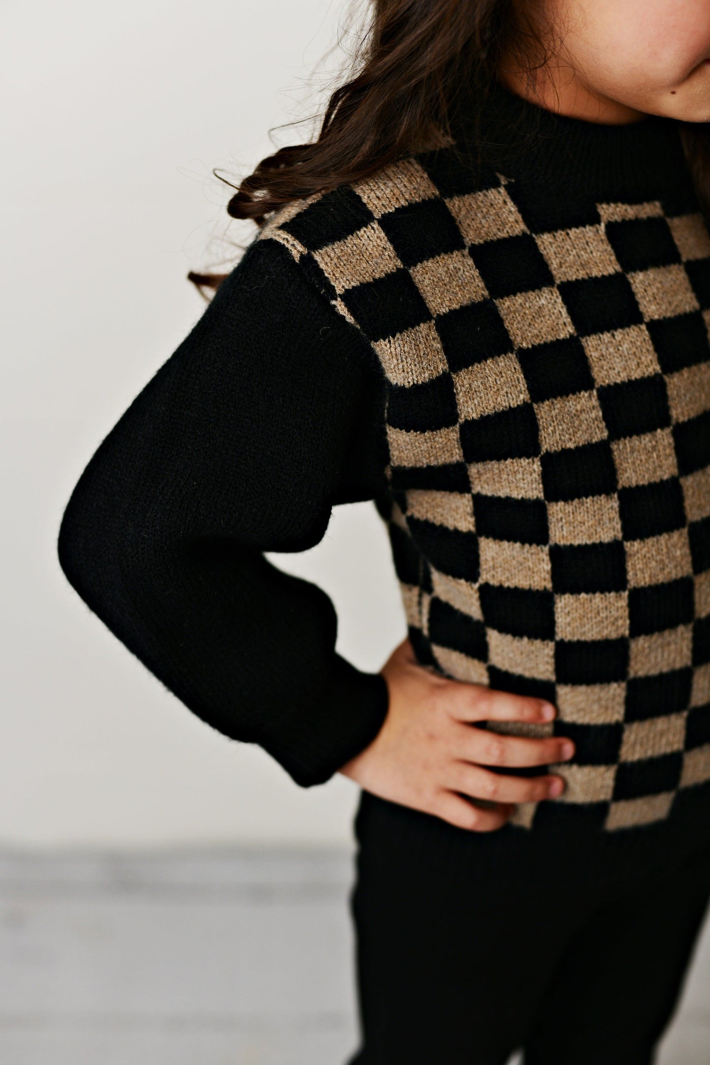 BLACK CHECK SWEATER