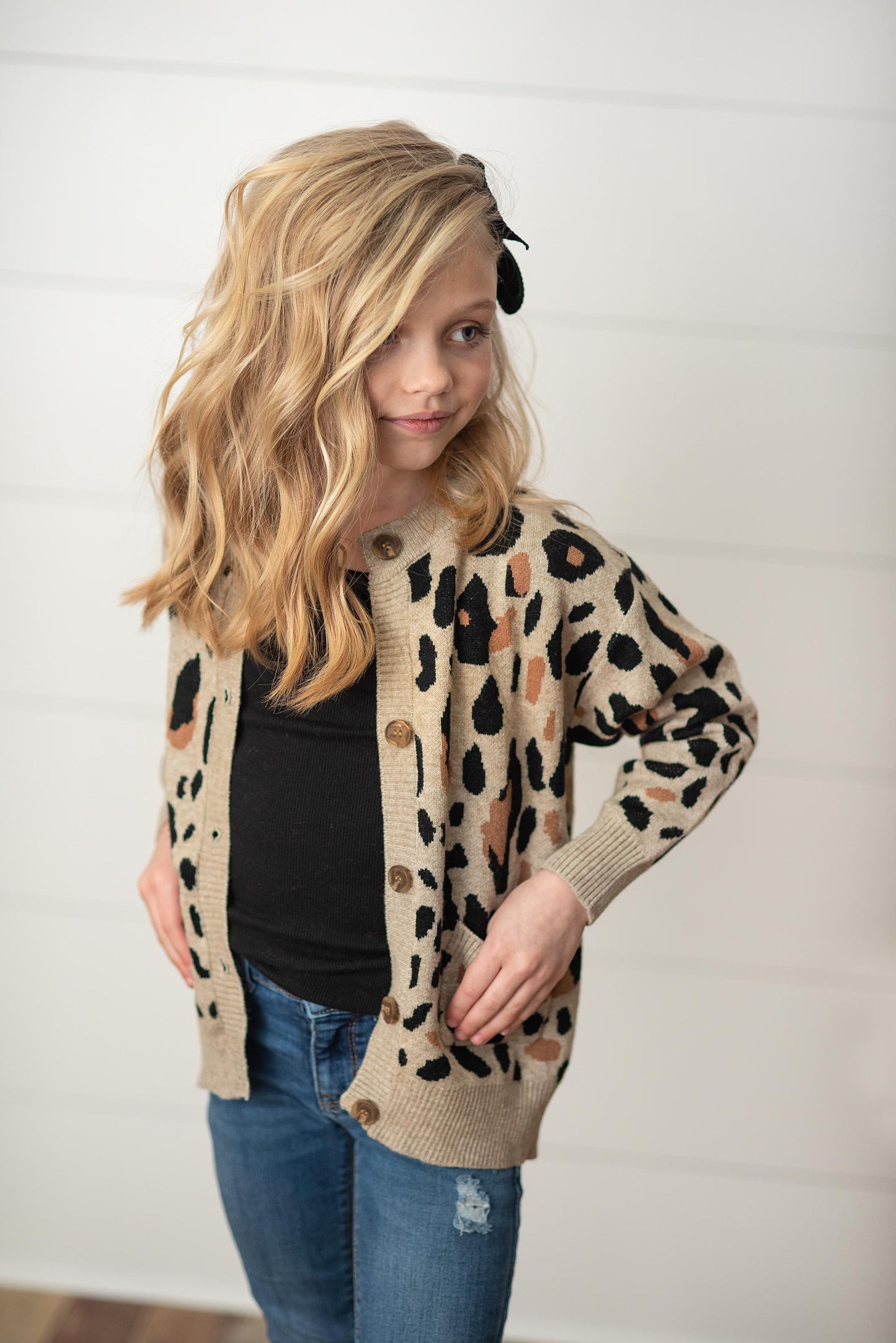 LEOPARD BUTTON SWEATER