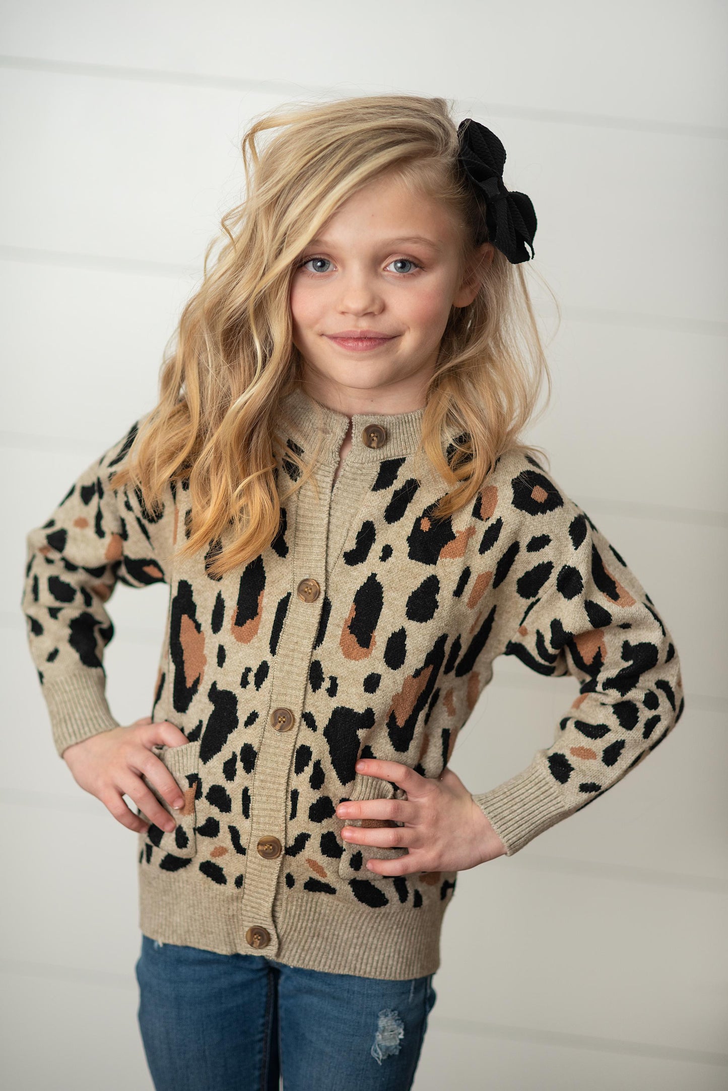 LEOPARD BUTTON SWEATER