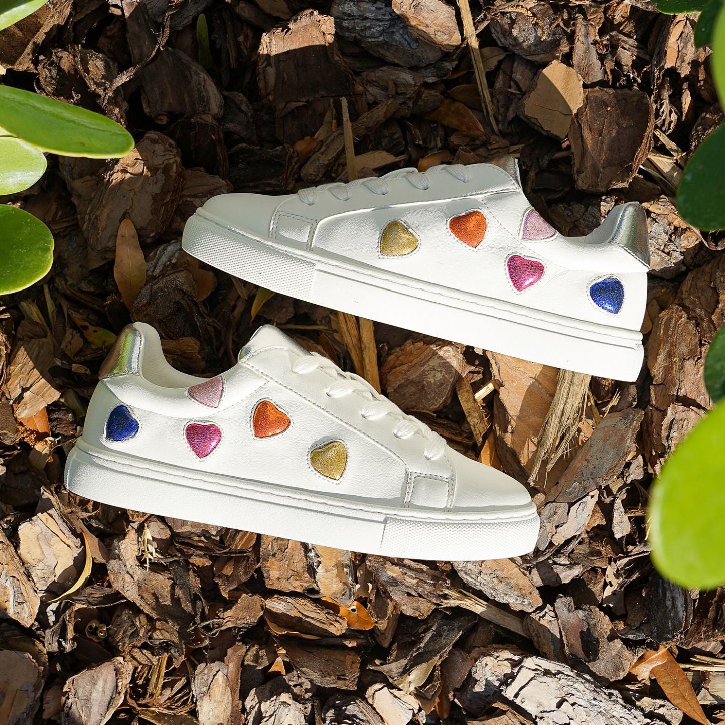 MULTICOLOR HEARTS SNEAKER